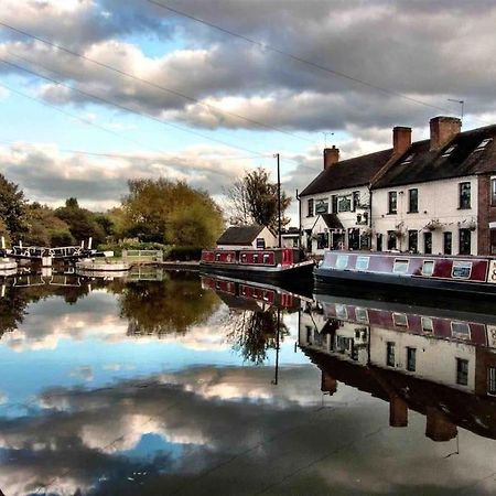 Fergies Canal Side Cottage วอร์ริก ภายนอก รูปภาพ