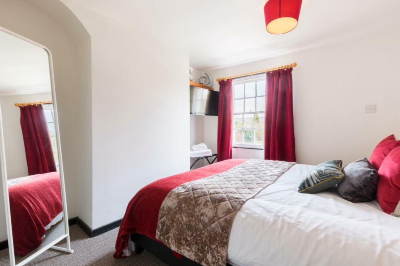 Fergies Canal Side Cottage วอร์ริก ภายนอก รูปภาพ