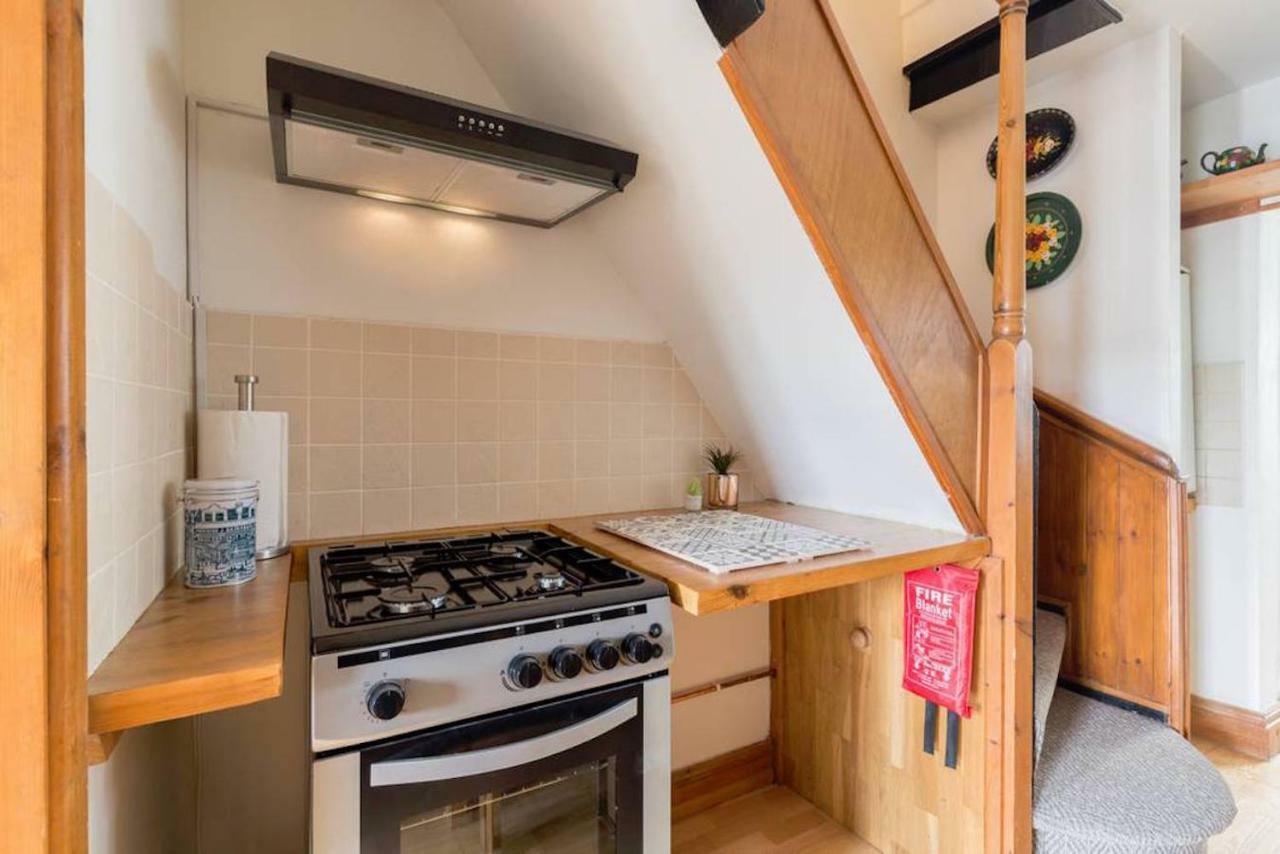 Fergies Canal Side Cottage วอร์ริก ภายนอก รูปภาพ