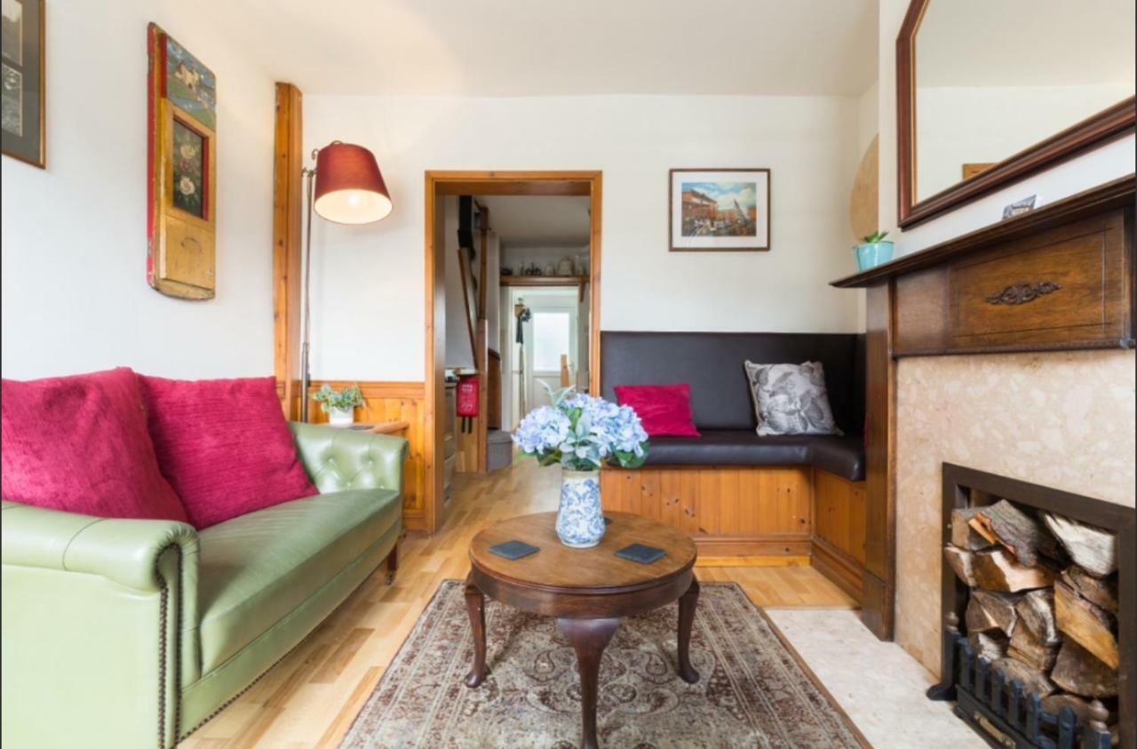 Fergies Canal Side Cottage วอร์ริก ภายนอก รูปภาพ