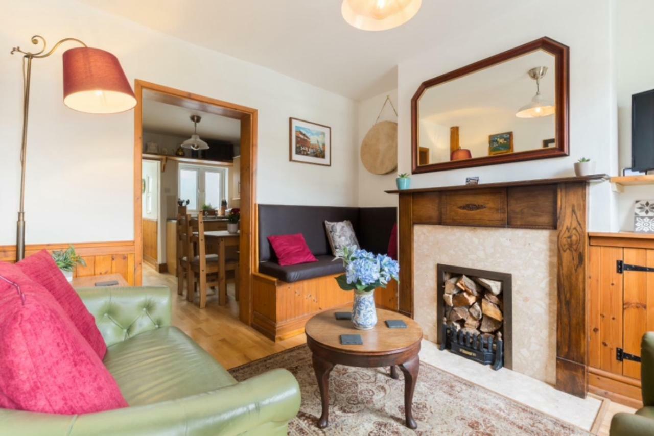 Fergies Canal Side Cottage วอร์ริก ภายนอก รูปภาพ